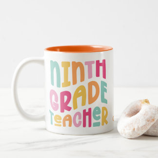 2 Couleurs Professeur de neuvième année Tasse de texte coloré