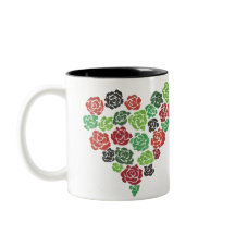 Tasse de café florale de roses verts et rouges