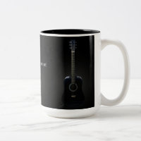 Tasse noire personnalisée de musique de guitare