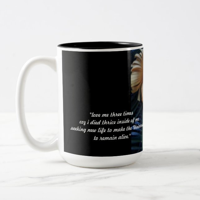 2 Couleurs trois ont été choisis pour aimer la tasse (Gauche)