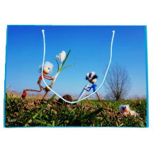 2 Fubby's planting a sphere of crockery.