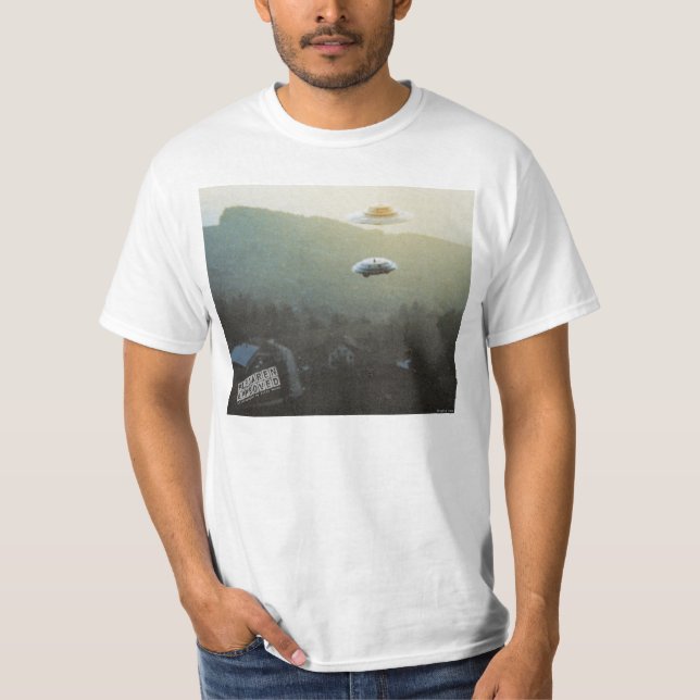 2 ufo's T-Shirt (Front)