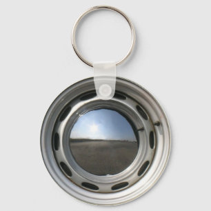 356 Classic car wheel (rim) with chrome hubcap Keychain