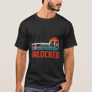 40 Birthday Gift Unlocked Level 40 Vintage Game Co T-Shirt