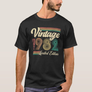 40 Year Old Born In 1982 Vintage 40th Birthday Re T-Shirt