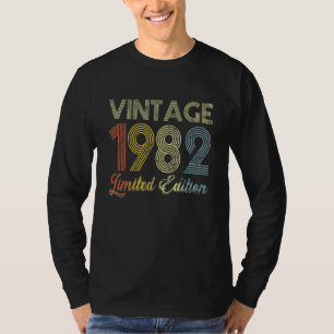 40 Years Of Being Awesome Vintage 1982 Retro 40th T-Shirt