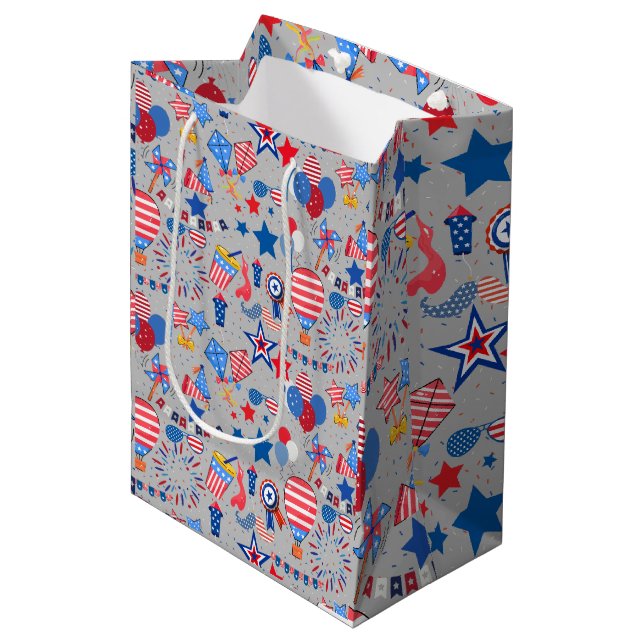 4th July Pattern 04x4 LGrey BG Medium Gift Bag (Front Angled)