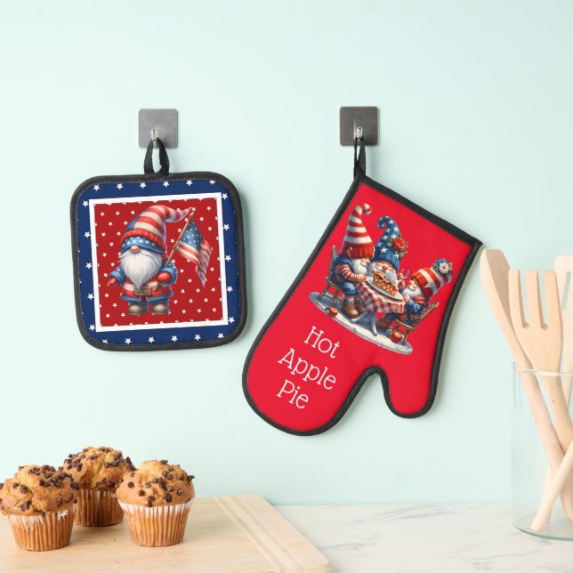 4th Of July Gnomes Oven Mitt & Pot Holder Set (Insitu(Hanging))