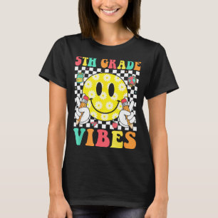 5th grade vibes retro smile face teacher kids back T-Shirt