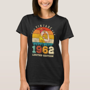 60 Year Old Women Bday 1962 Vintage 60th Birthday T-Shirt