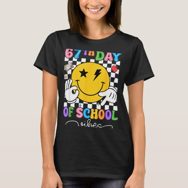 67th Day Of School Vibes Cute Smile Face 67 Days O T-Shirt (Front)
