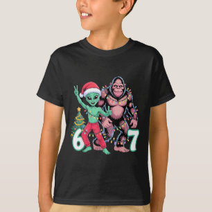 6 7 Meme Christmas Alien Sasquatch Six Seven Fun  T-Shirt
