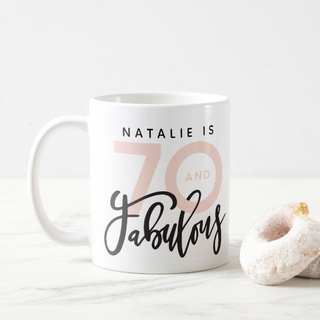 70 et fabuleuse et élégante tasse d'anniversaire m (Avec donut)