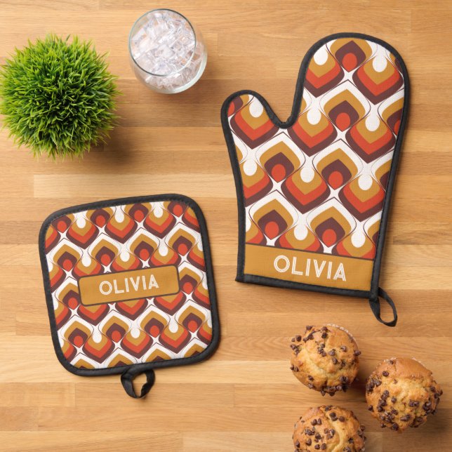 70s Bold Retro Modern Motif in Orange & Brown Oven Mitt & Pot Holder Set (Top Down)