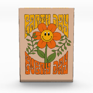 70's Retro Smiling Daisy Flower Photo Block