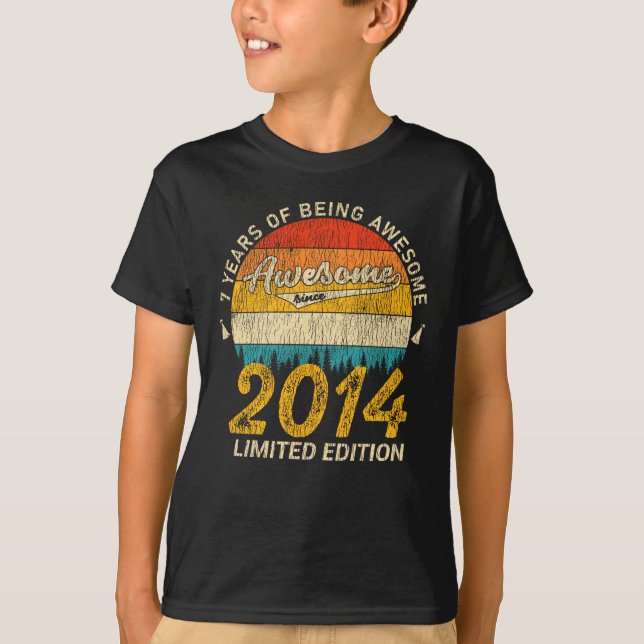 7 Year Old Bday Retro Awesome 7th Birthday Gift T-Shirt (Front)