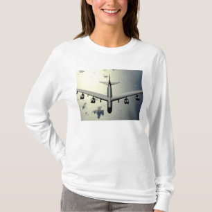 A B-52 Stratofortress in flight 2 T-Shirt