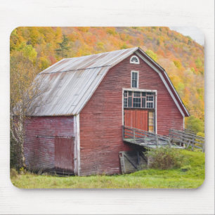 A barn in Vermont's Green Mountains. Hancock, 2 Mouse Pad
