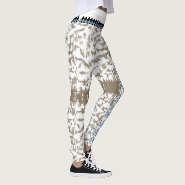 a black and white photo of a pattern leggings (Right)