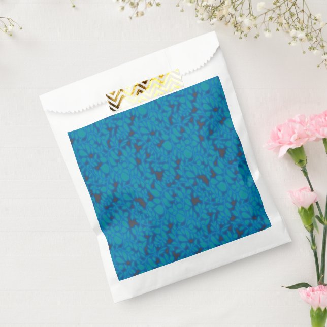 A blue wrapping paper with a creative arts pattern favour bag (Sealed)