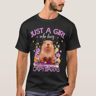 A girl who loves capybaras for women girlspng T-Shirt
