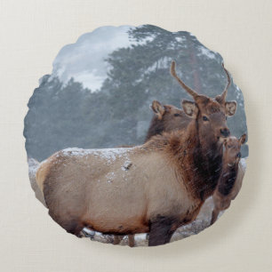 A GROUP OF DEERS ROUND PILLOW