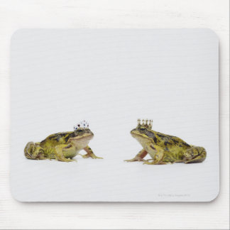 a king and queen frog looking at each other mouse pad