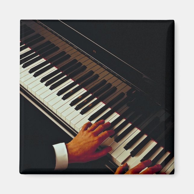 A man playing piano magnet (Front)
