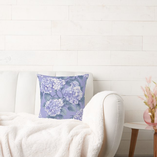 A pattern full of hydrangeas throw pillow (Couch)