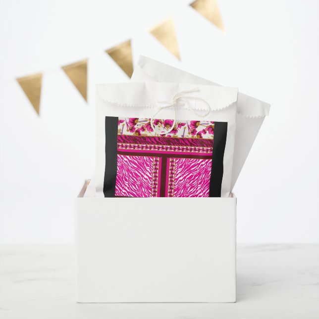 a pink and white wallpaper with a cross on it favour bag (Party)