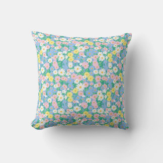  A seamless pattern of colourful daisies in pastel Throw Pillow