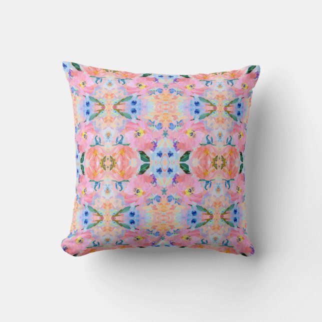  A seamless pattern with colourful pastel  Throw Pillow (Front)