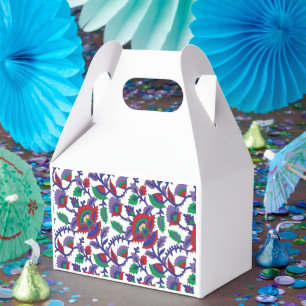 A seamless, symmetrical pattern featuring repeatin favor box