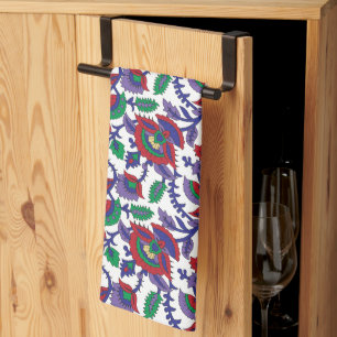 A seamless, symmetrical pattern featuring repeatin kitchen towel