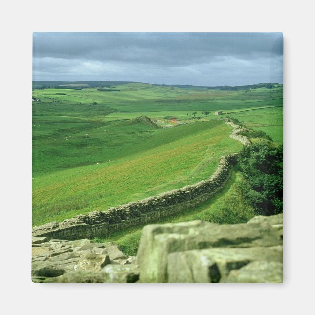 A section of Hadrian's Wall, 2nd century AD (stone Magnet (Front)