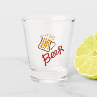 A Shot Boue de bière avec bière et verre à la mousse