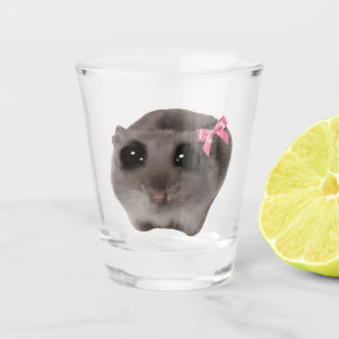 A Shot Coquette en verre de tir Mème en hamster de triste