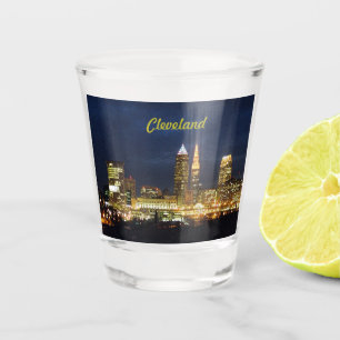 A Shot La nuit de Cleveland allume le verre à liqueur