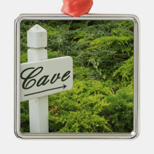A sign pointing tho the wine cellar (Cave) in Metal Ornament