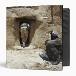 A soldier from the National Guard Binder