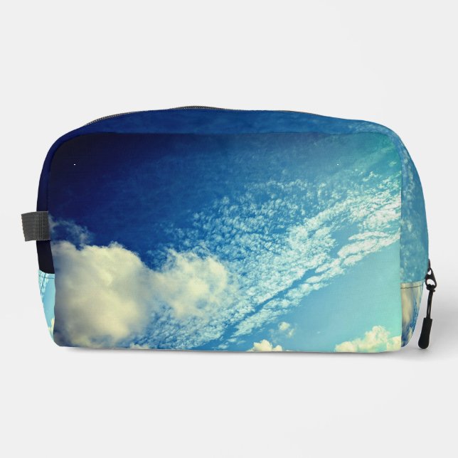 A sprinkling of clouds dopp kit (Front)