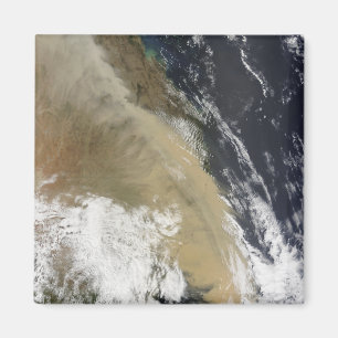 A wall of dust stretched from northern Queensla Magnet
