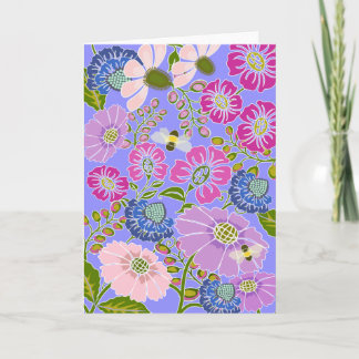 Abeille dans la carte de voeux de jardin