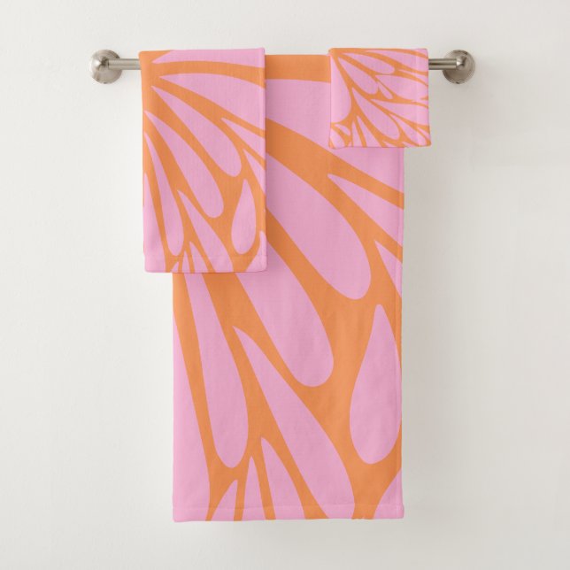 Abstract floral burst pattern pastel orange & pink bath towel set (Insitu)