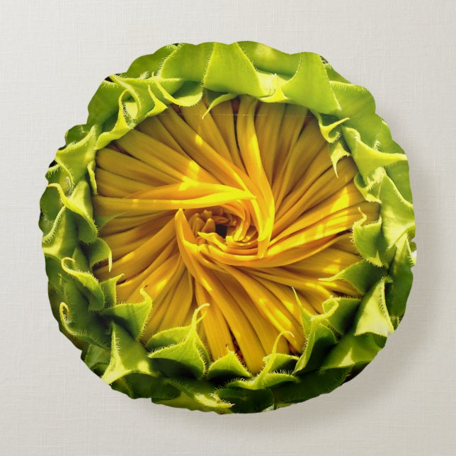 Abstract funky retro Sunflower, scared geometry  Round Pillow (Front)