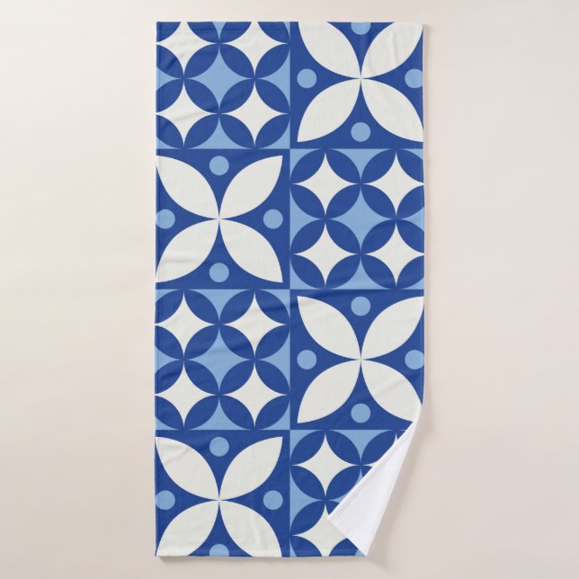 Abstract geometric seamless pattern in scandinavia bath towel (Bath Towel)