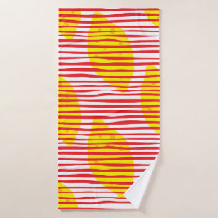 Abstract lemon with leaf seamless pattern. Hand dr Bath Towel