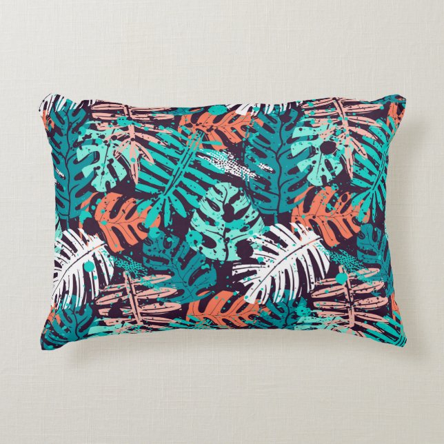 Abstract seamless tropical leaves pattern. Creativ Accent Pillow (Front)