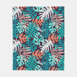 Abstract seamless tropical leaves pattern. Creativ Fleece Blanket