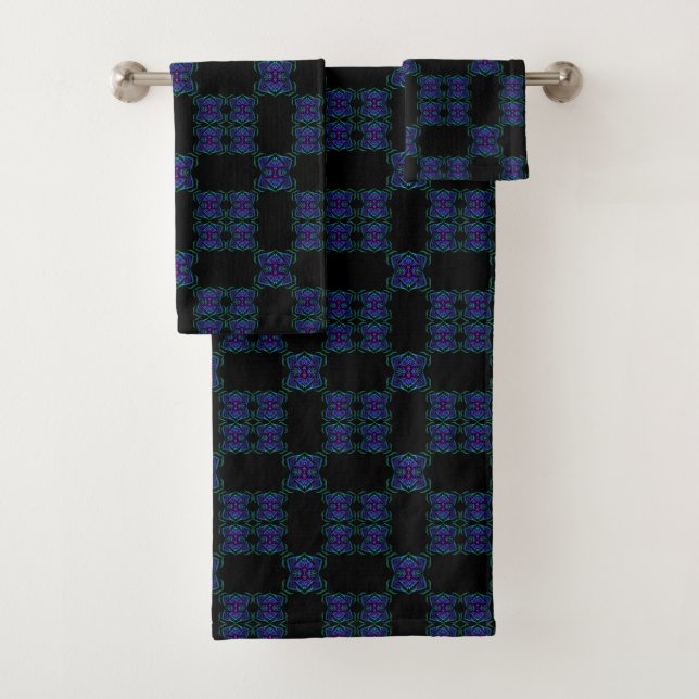 Abstract Translucent Layered Line Repeat Pattern Bath Towel Set (Insitu)
